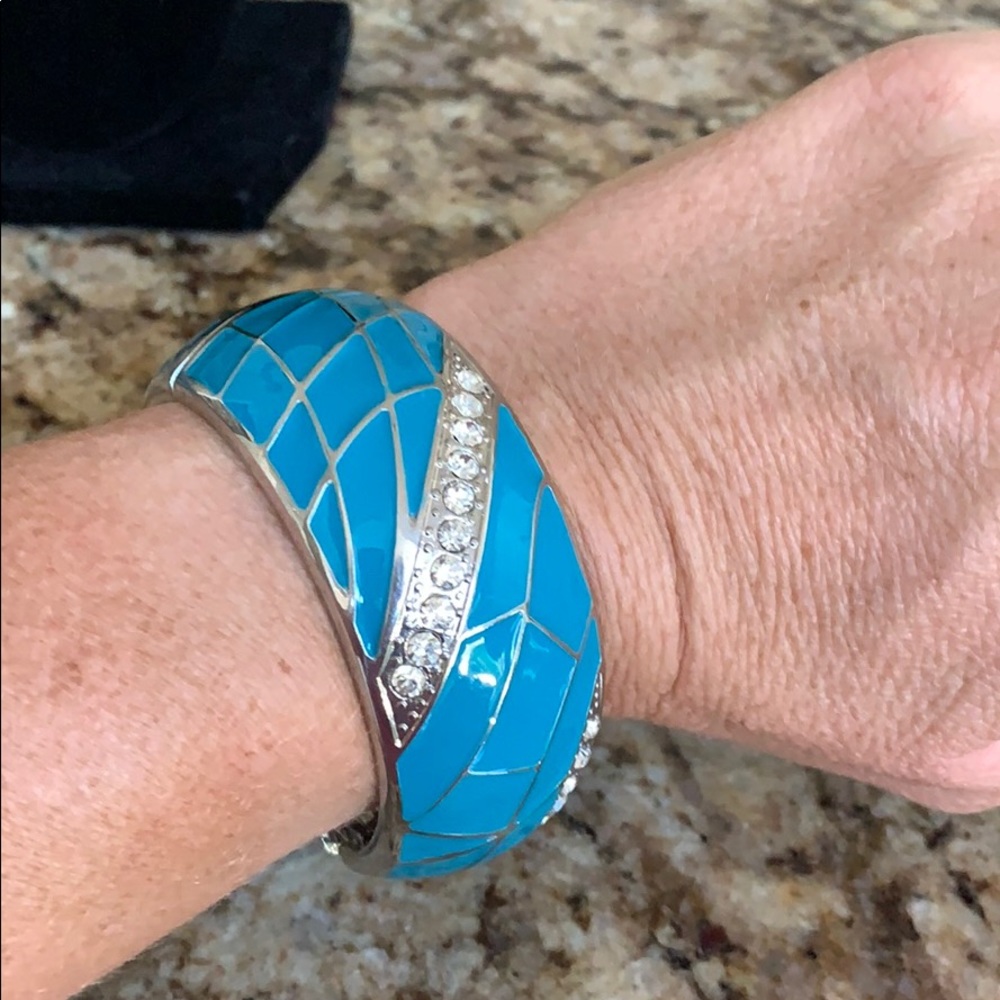 Cuff bracelet - Picture 3 of 3